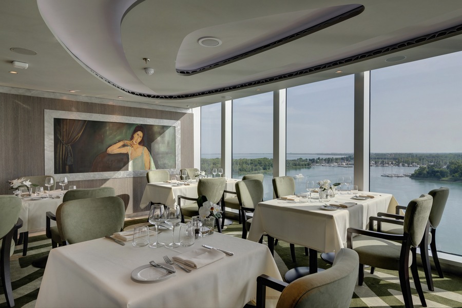 MSC Cruises MSC Seaview YC Restaurant 1.jpg